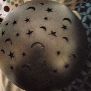 Bluetooth speaker that's lights up rainbow colors change when plugged in.